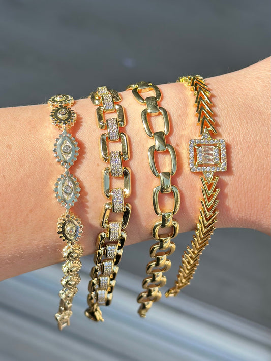 Taşlı Gold Hamsa Bileklik