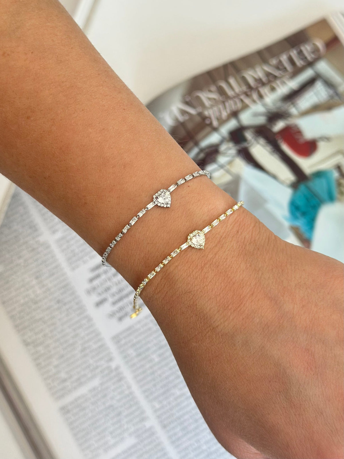 Taşlı Kalpli İnce Su Yolu Bileklik