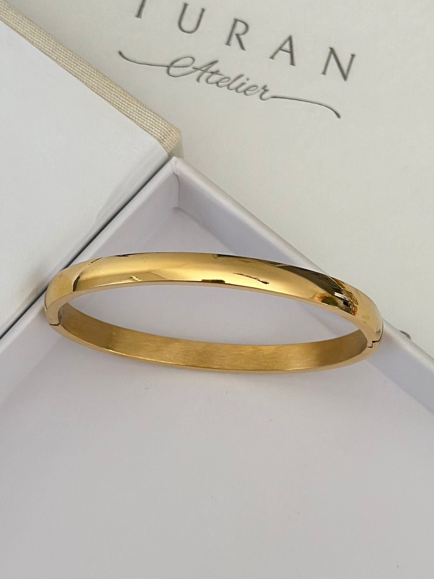 Gold Oval Kelepçe / Orta Genişlik
