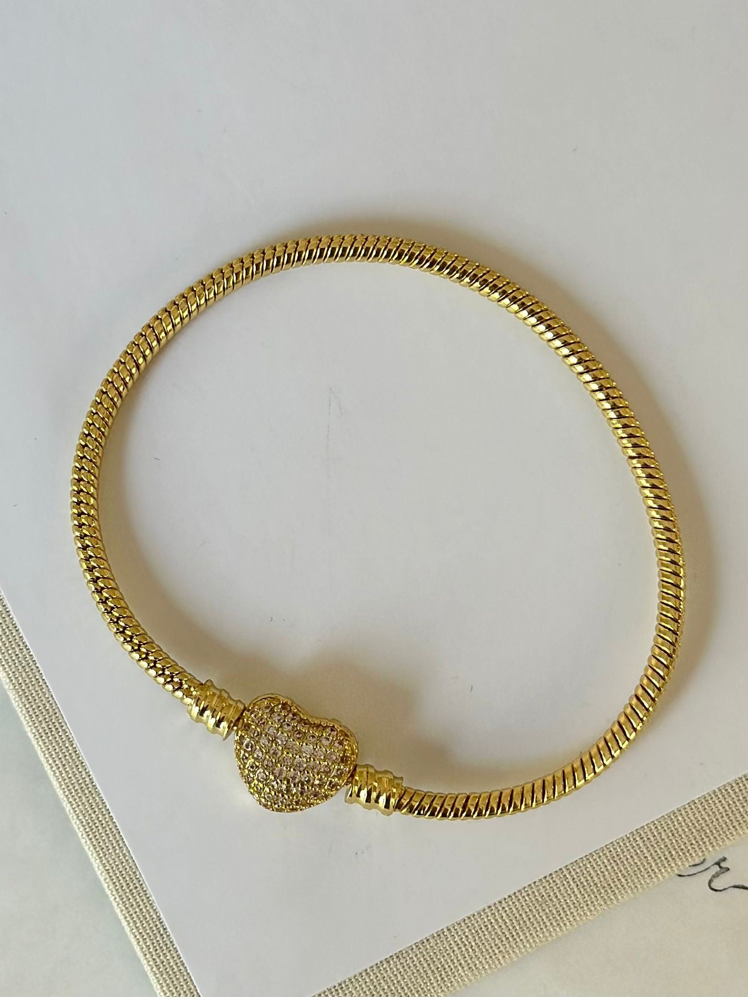 Zirkon Kalp Charm Pan Bileklik / Gold