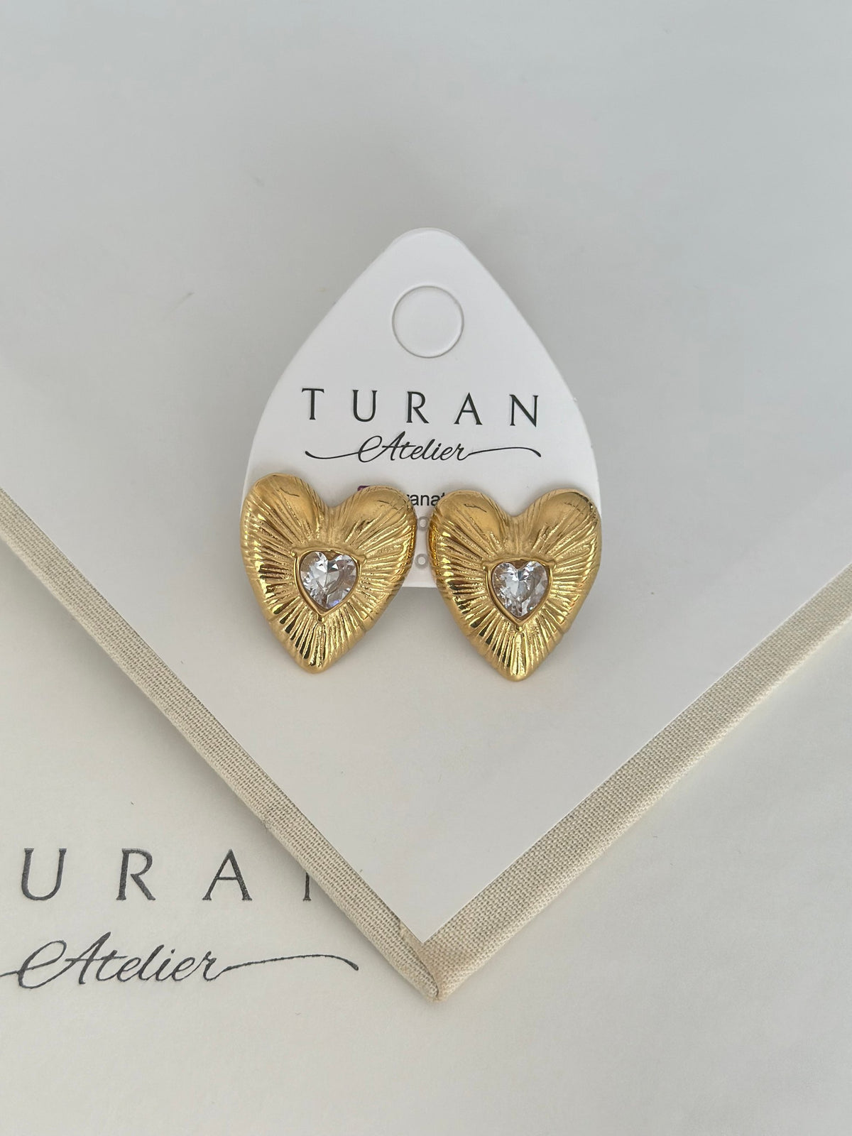 Taş Kalp Çelik Küpe