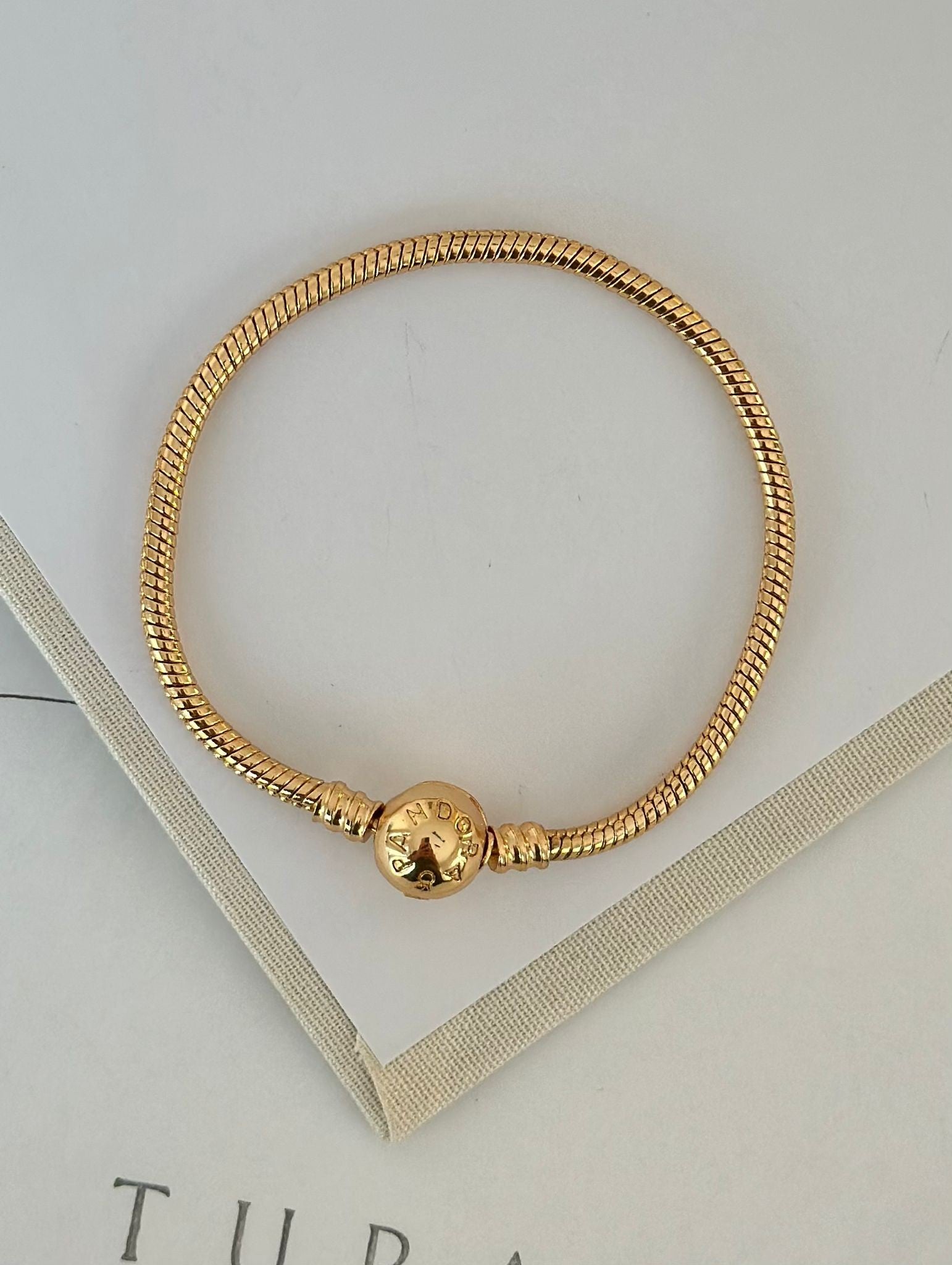 Klasik Charm Pan Bileklik / Bronz Gold