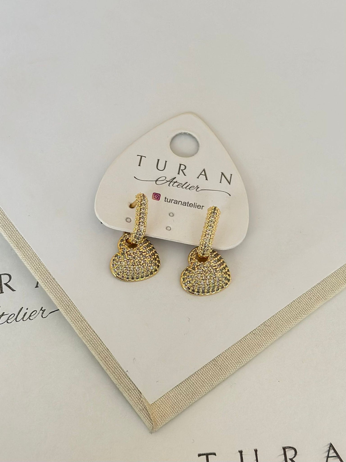 Zirkon Sallantılı Gold Renk Kalp