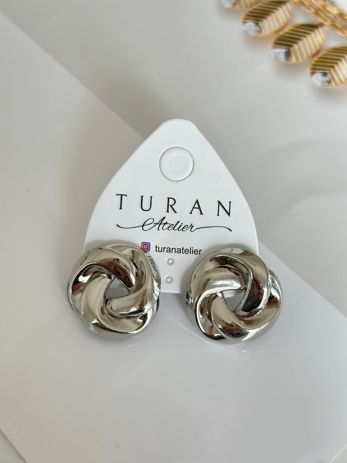 Gümüş Renk Düğüm Küpe