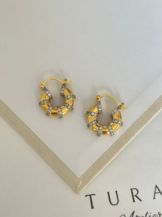 Özel Seri Taşlı Bombe Halka Küpe