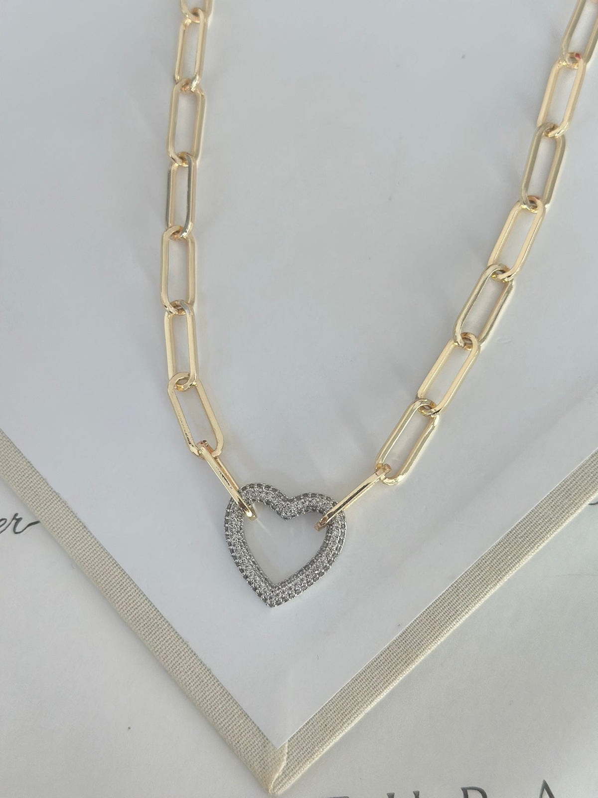 Zirkon Kalp Detay Ataç Kolye