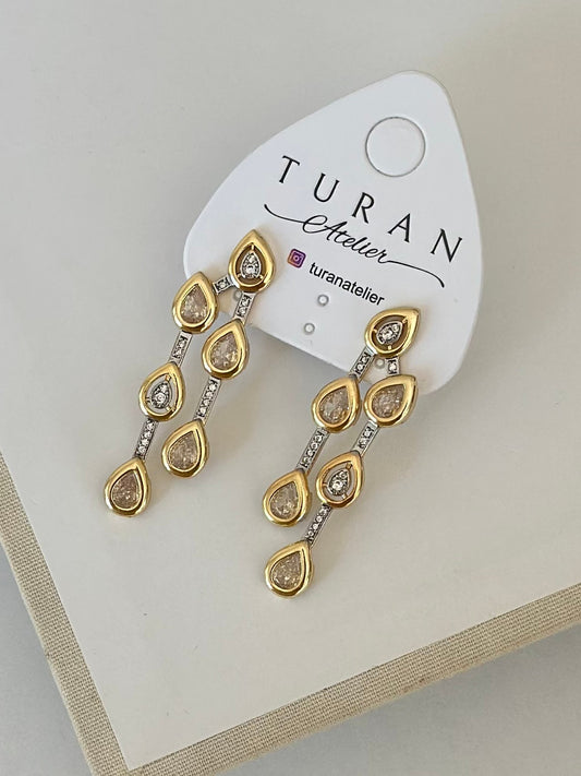 Beyaz Çift Sıra Taşlı MG Tasarım Küpe