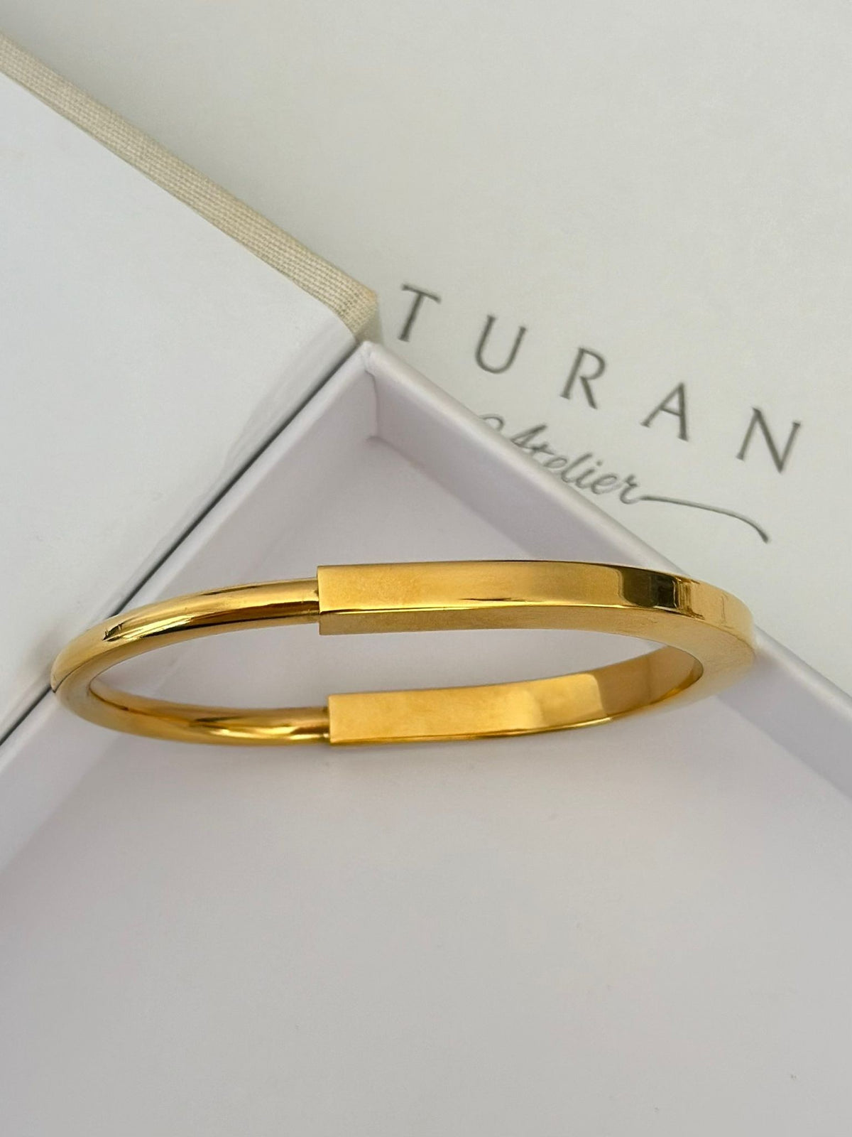 Gold Oval Kelepçe