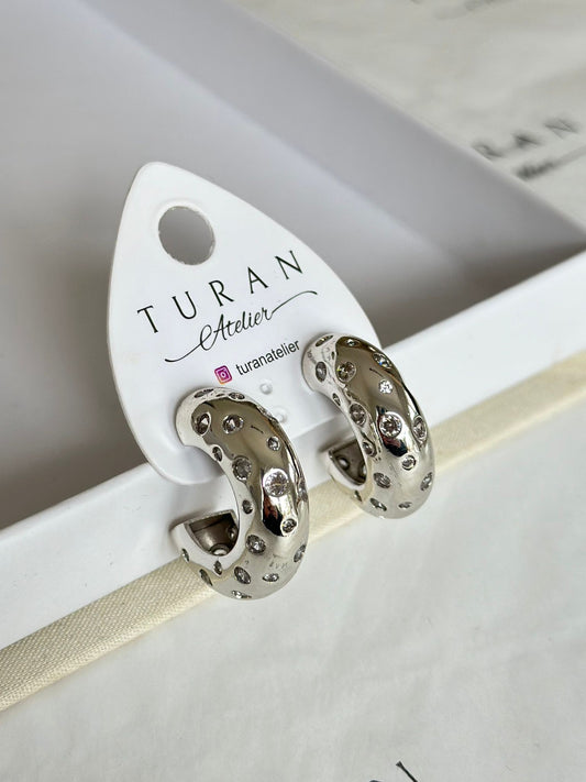 Taşlı Bombe Halka Model Gümüş Renk Küpe