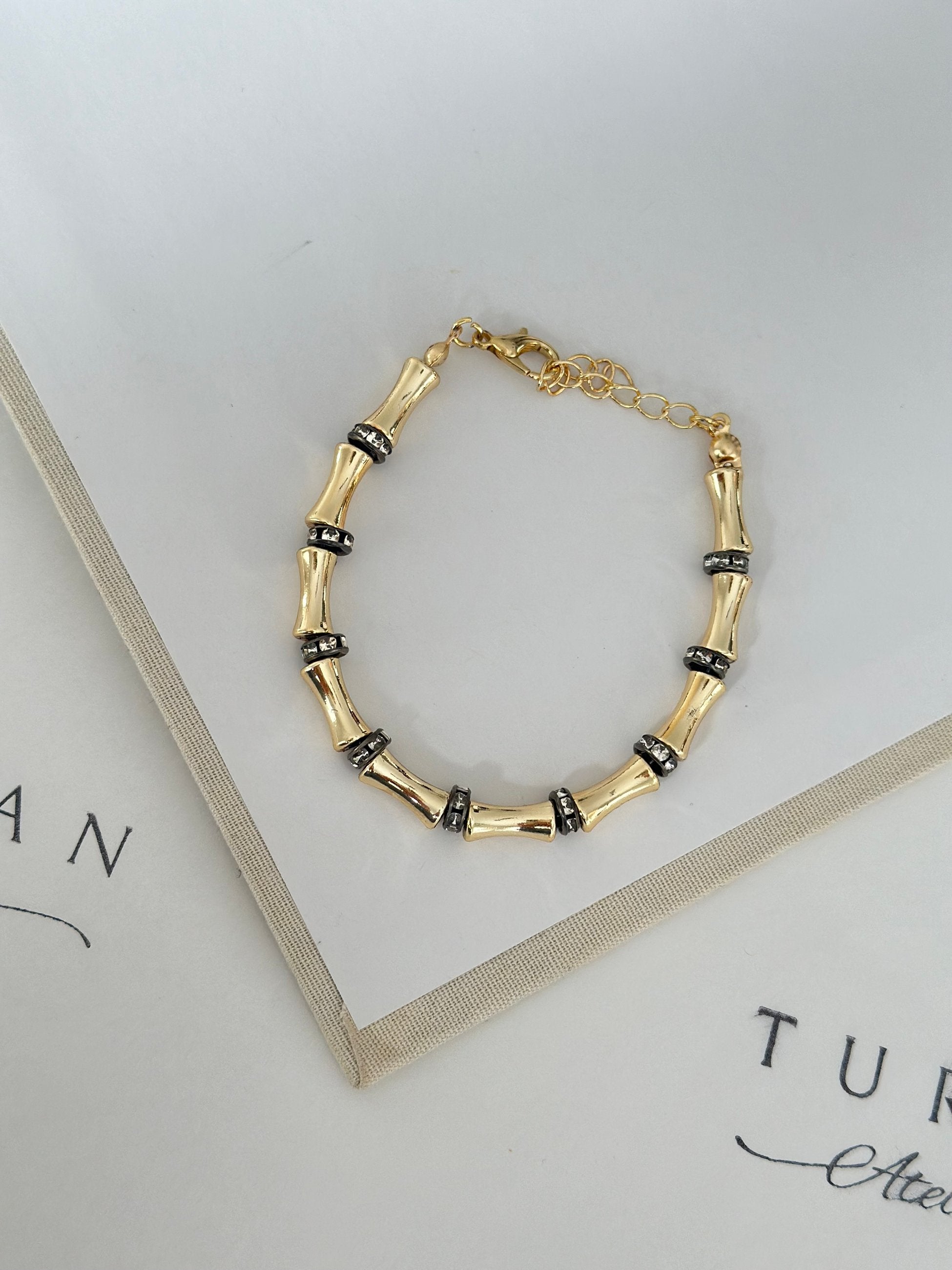 Siyah Taşlı Gold Boru Bileklik