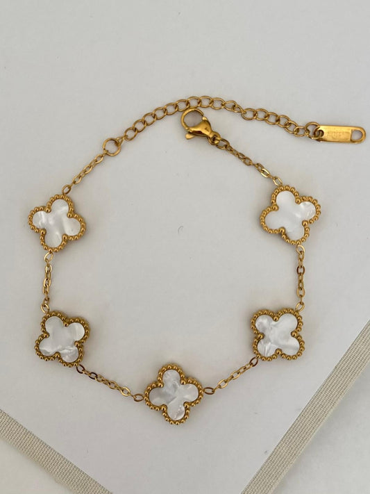 Gold Detay Beyaz Yonca Bileklik