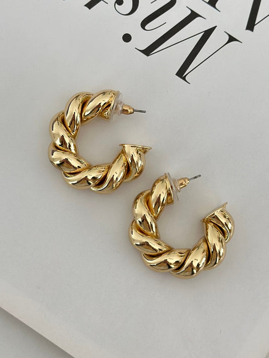 Burgu Model Halka Küpe