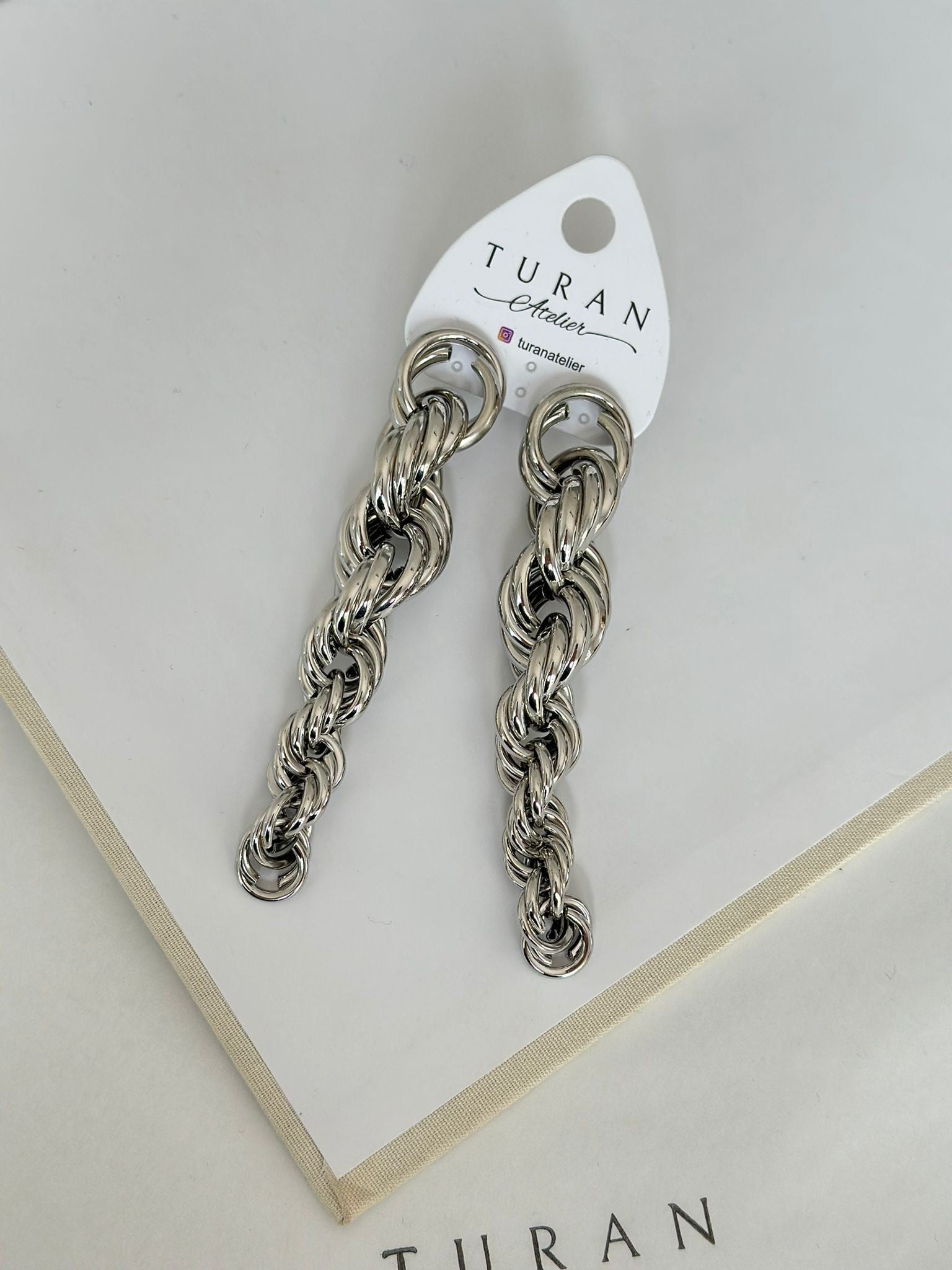 Özel Tasarım Burgu Büyük Küpe / Gümüş Renk