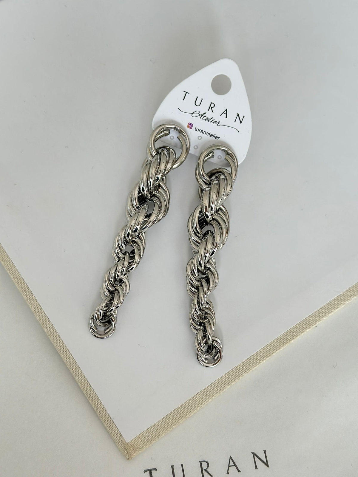 Özel Tasarım Burgu Büyük Küpe / Gümüş Renk