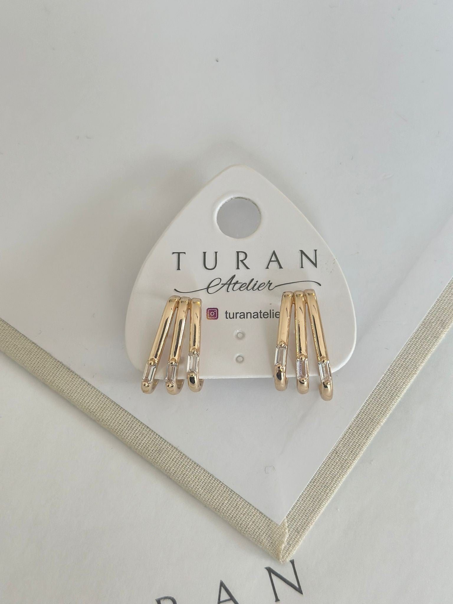 Taşlı 3 Şerit Küpe