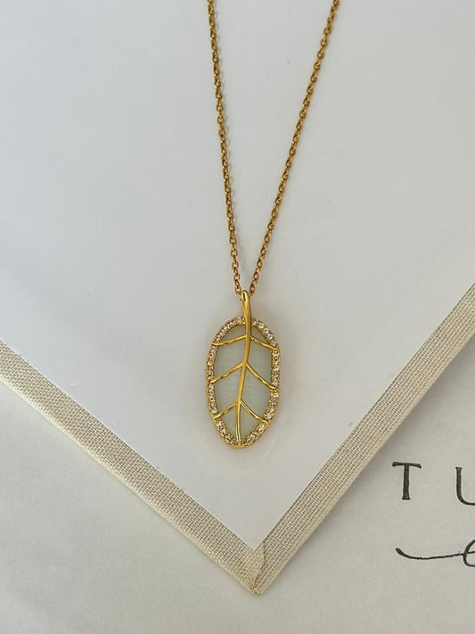Gold Taşlı Yaprak Kolye