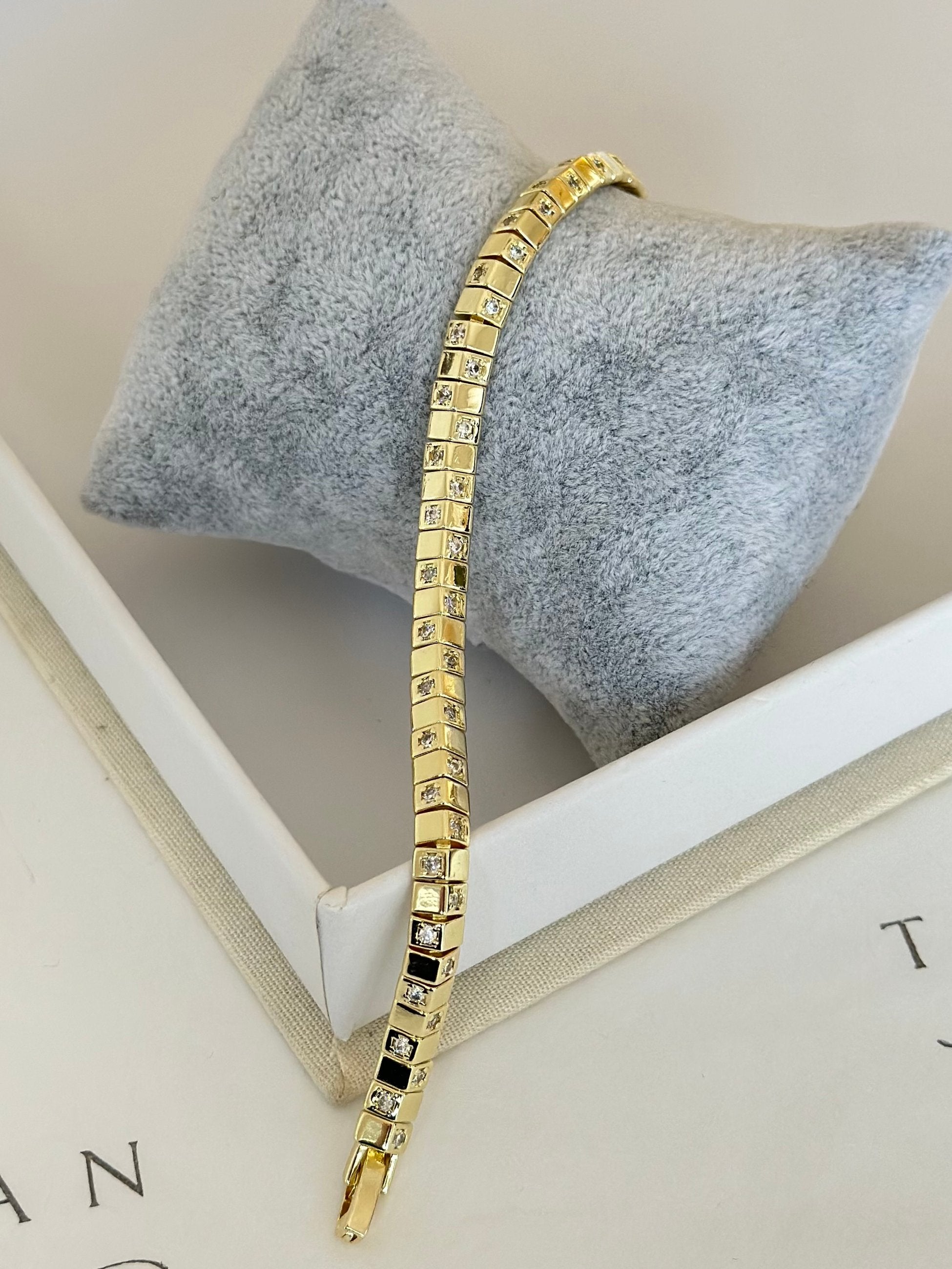 Özel Seri Mini Taşlı Gold Bileklik