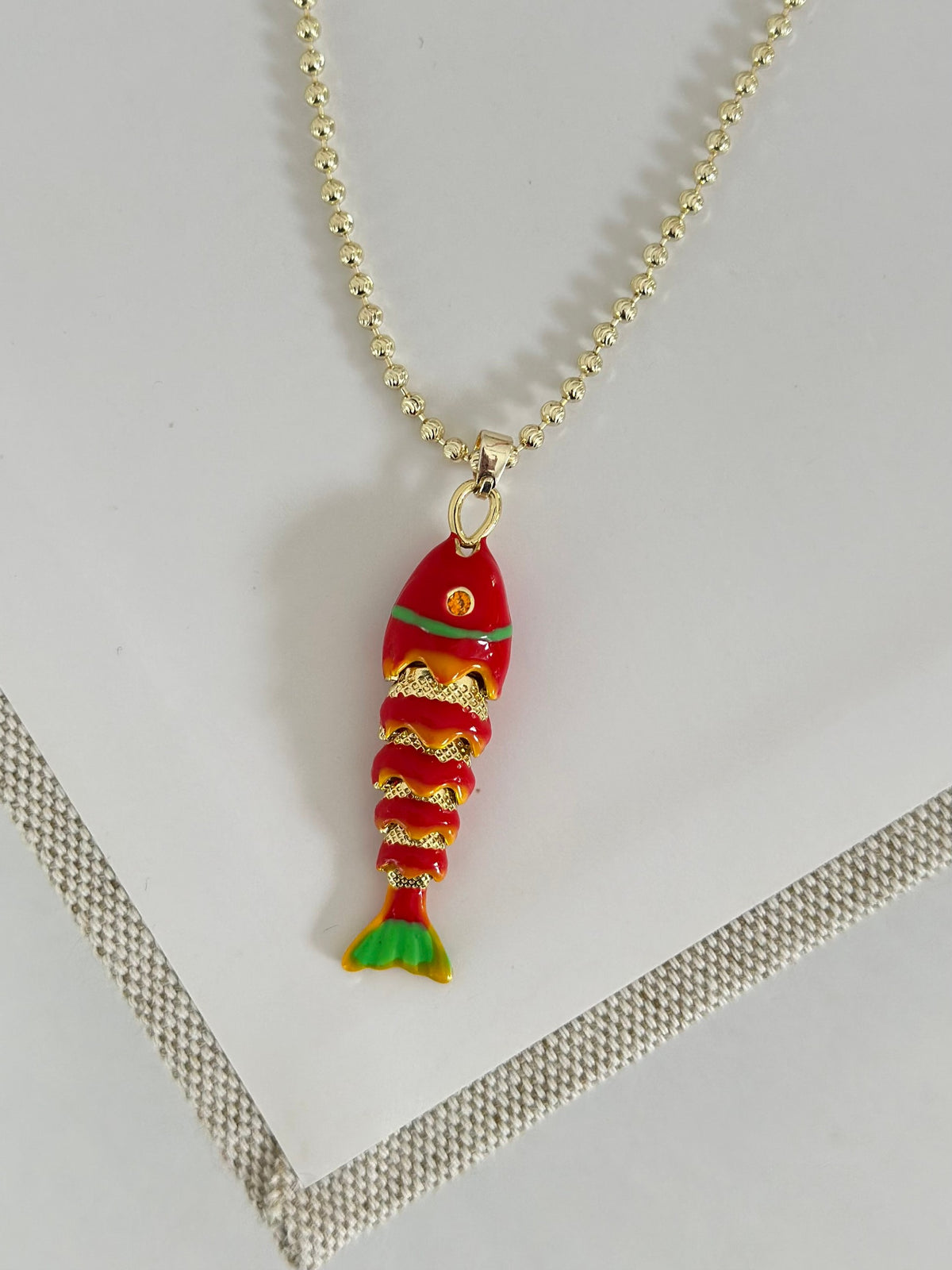 Kırmızı Gold Topçuk Zincir Balık Kolye