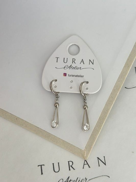 Gümüş Renk Sallantılı Taş Küpe