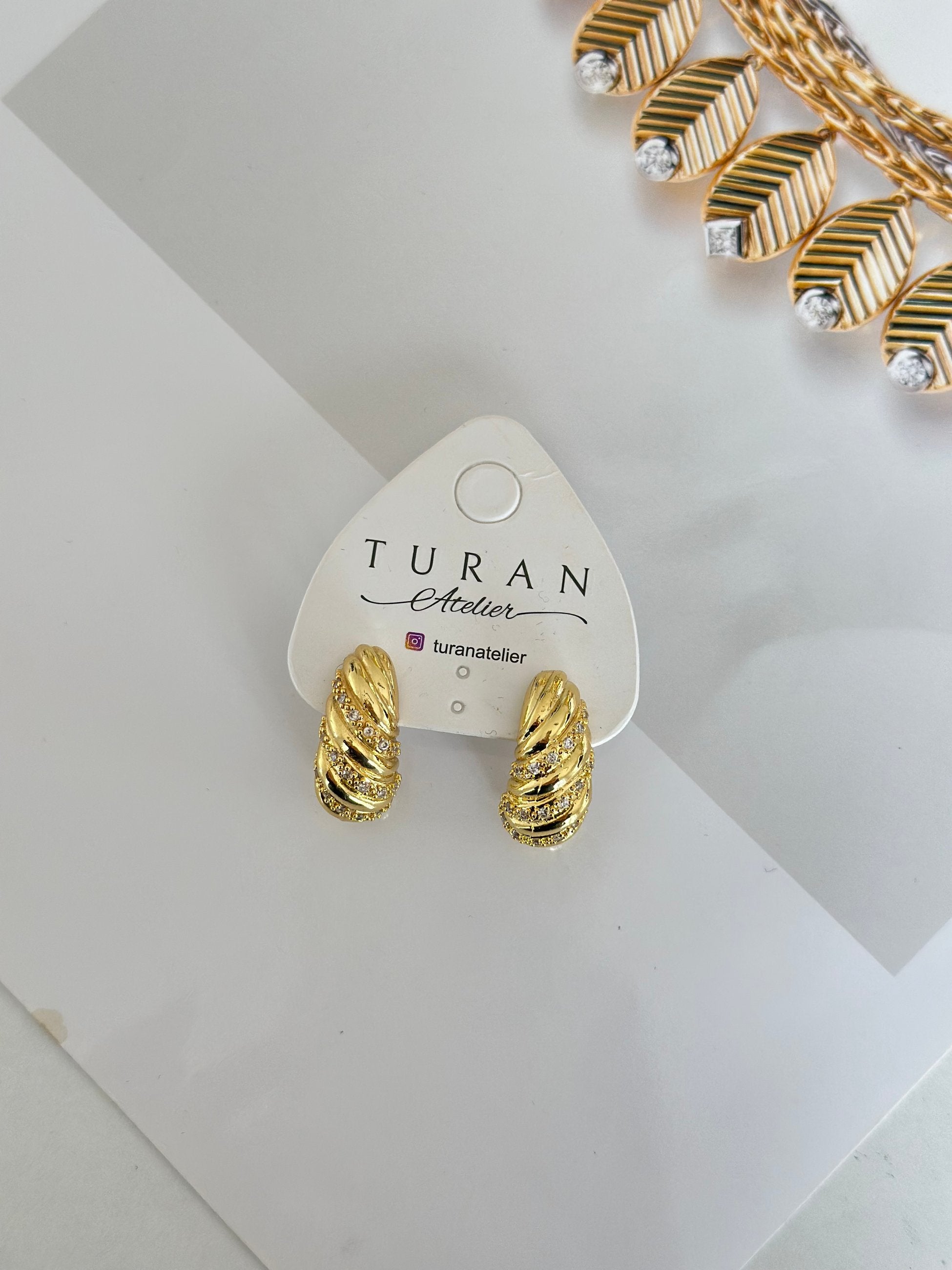Mini Taşlı Sarmal Gold Küpe